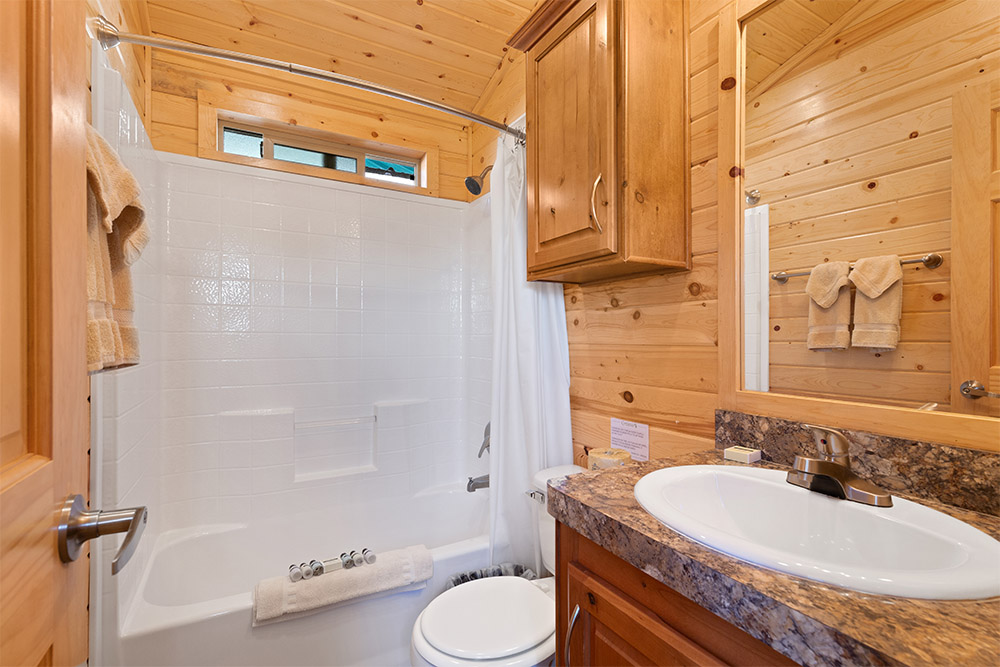 coastal deluxe cabin bathroom