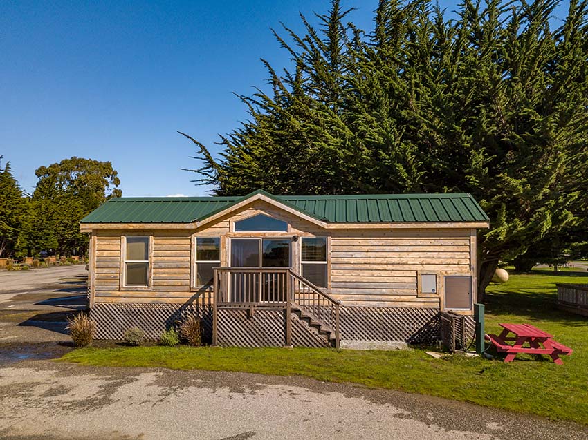 coastal deluxe cabins