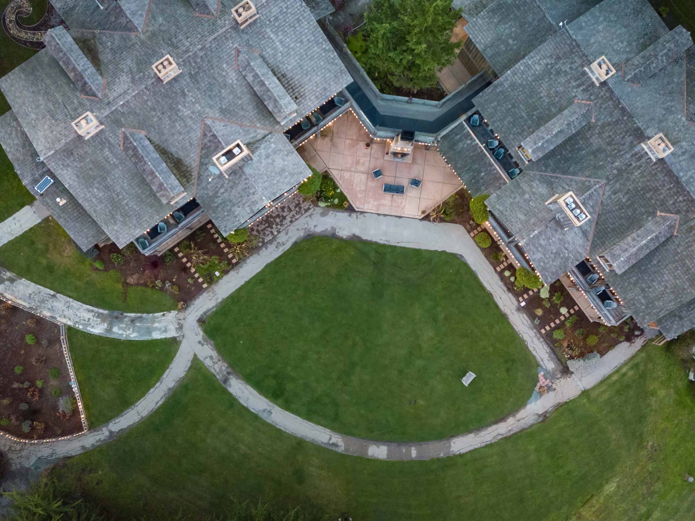 Outdoor event space lodge lawn